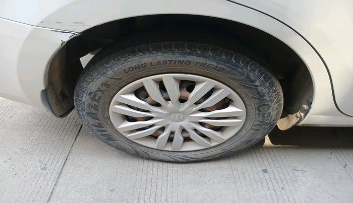 2017 Maruti Dzire VXI, Petrol, Manual, 1,11,303 km, tyre