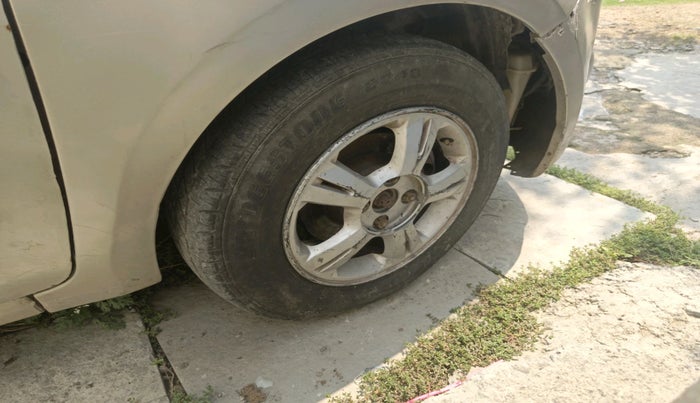 2009 Hyundai i20 ASTA 1.2, Petrol, Manual, 1,22,885 km, tyre