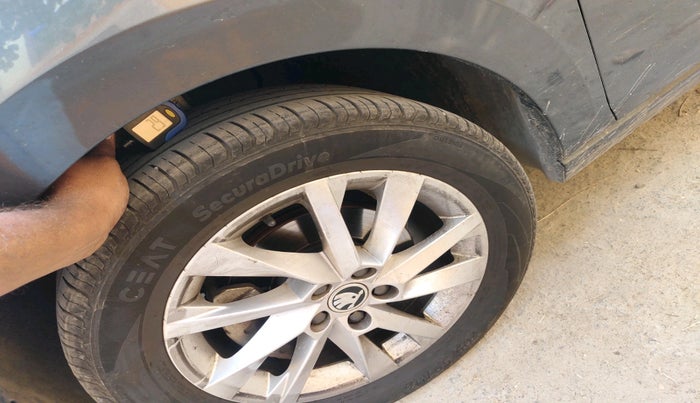 2023 Skoda SLAVIA STYLE 1.0L TSI AT, Petrol, Automatic, 59,695 km, tyre