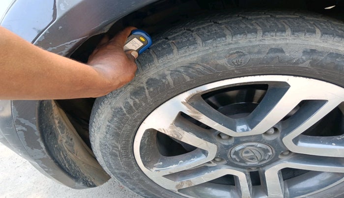 2017 Tata Hexa XT 4X2 6 STR, Diesel, Manual, 1,71,348 km, tyre