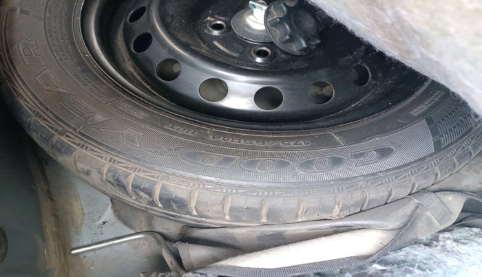 2012 Toyota Etios Liva G, Petrol, Manual, 76,837 km, tyre