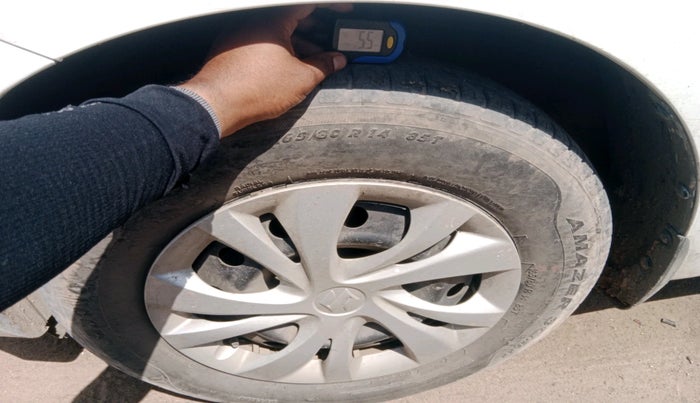 2020 Maruti Swift VXI, Petrol, Manual, 30,824 km, tyre