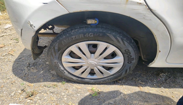 2015 Datsun Go T, CNG, Manual, 53,964 km, tyre