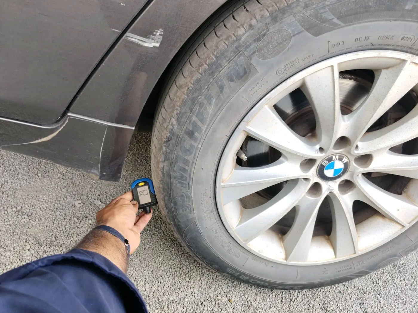 2013 BMW 7 Series 730L D, Diesel, Automatic, 1,94,894 km, tyre