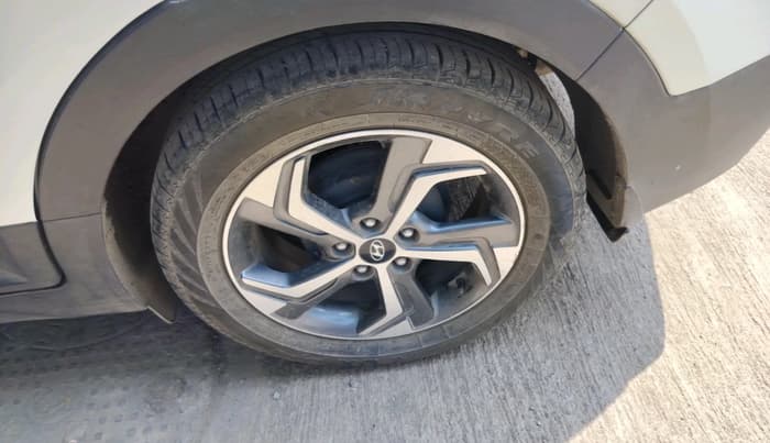 2018 Hyundai Creta SX AT 1.6 PETROL, Petrol, Automatic, 90,452 km, tyre