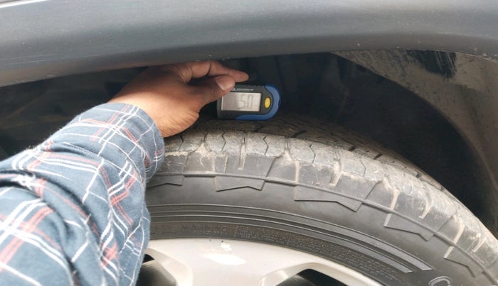 2017 Jeep Compass LONGITUDE 2.0 DIESEL, Diesel, Manual, 1,51,326 km, tyre