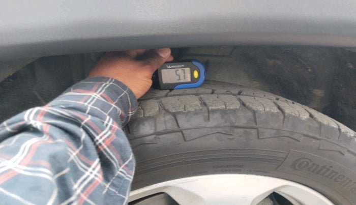 2017 Jeep Compass LONGITUDE 2.0 DIESEL, Diesel, Manual, 1,51,326 km, tyre