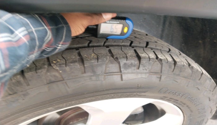 2017 Jeep Compass LONGITUDE 2.0 DIESEL, Diesel, Manual, 1,51,326 km, tyre