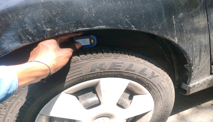 2011 Maruti A Star VXI, CNG, Manual, 1,21,928 km, tyre