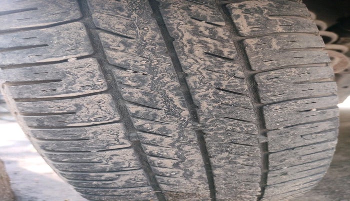 2011 Maruti A Star VXI, CNG, Manual, 1,21,928 km, tyre