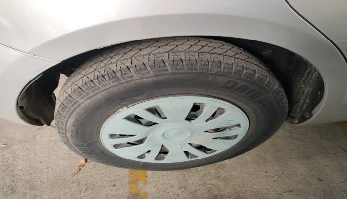 2012 Maruti Swift VXI, Petrol, Manual, 29,806 km, tyre