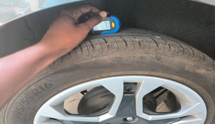 2025 Hyundai NEW I20 Sportz (O) 1.2 IVT, Petrol, Automatic, 5,113 km, tyre