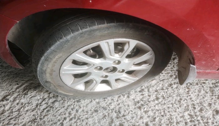 2017 Tata Tiago XZ PETROL, Petrol, Manual, 1,17,603 km, tyre