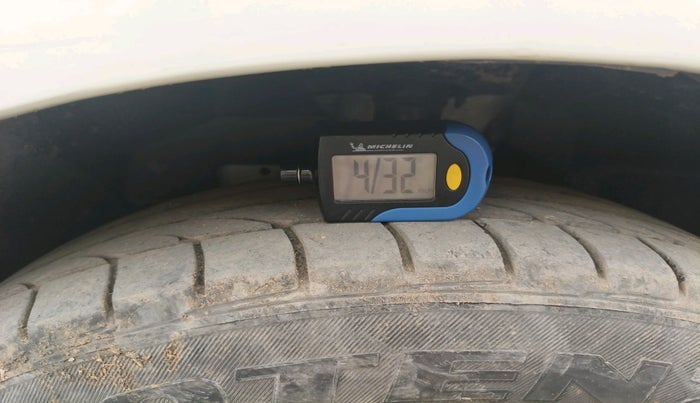 2018 Ford Ecosport TITANIUM 1.5L DIESEL, Diesel, Manual, 1,69,899 km, tyre