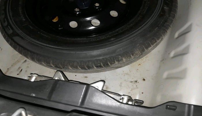 2017 Maruti Dzire VXI, Petrol, Manual, 58,723 km, tyre