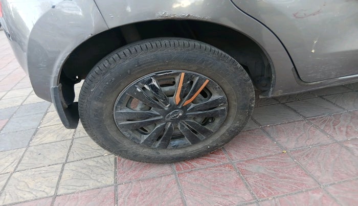 2017 Datsun Redi Go GOLD LIMITED EDITION, CNG, Manual, 75,354 km, tyre