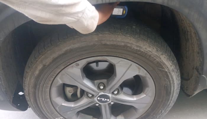 2021 KIA SELTOS HTK PLUS 1.5, Petrol, Manual, 85,000 km, tyre