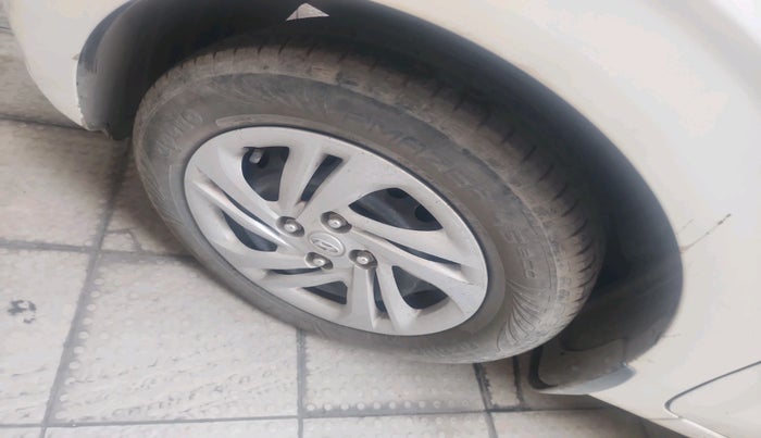 2020 Hyundai AURA S 1.2, Petrol, Manual, 35,804 km, tyre