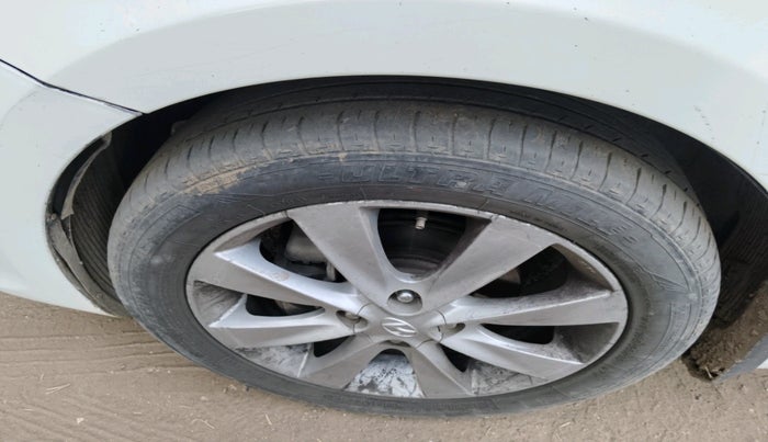 2012 Hyundai Verna FLUIDIC 1.6 CRDI SX, Diesel, Manual, 1,17,311 km, tyre