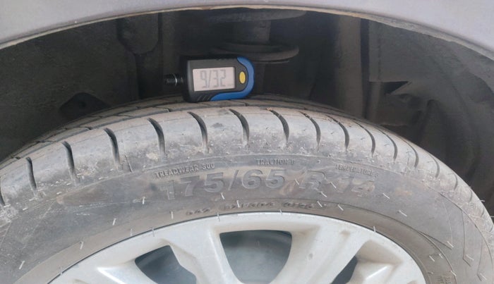 2017 Tata Tiago XZA PETROL, Petrol, Automatic, 1,20,510 km, tyre