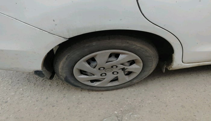 2016 Honda Amaze 1.2L I-VTEC S, CNG, Manual, 79,660 km, tyre