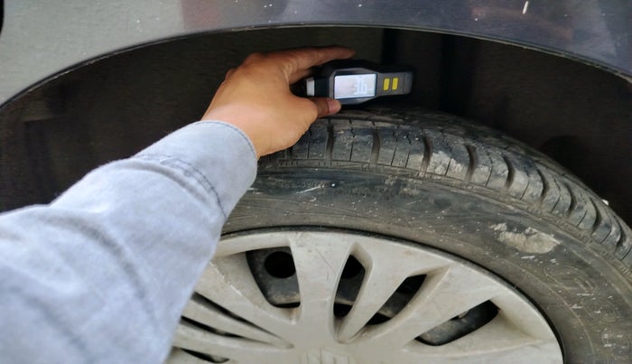 2013 Maruti Ertiga ZDI, Diesel, Manual, 82,117 km, tyre