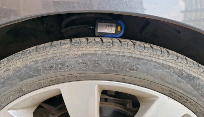 2011 Hyundai Verna FLUIDIC 1.6 VTVT SX, Petrol, Manual, 51,122 km, tyre