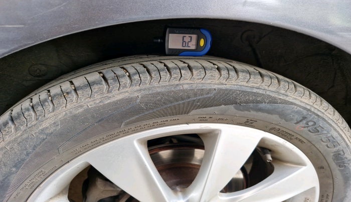 2011 Hyundai Verna FLUIDIC 1.6 VTVT SX, Petrol, Manual, 51,122 km, tyre