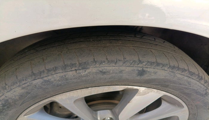 2017 Hyundai Elite i20 ASTA 1.4 CRDI, Diesel, Manual, 1,56,463 km, tyre