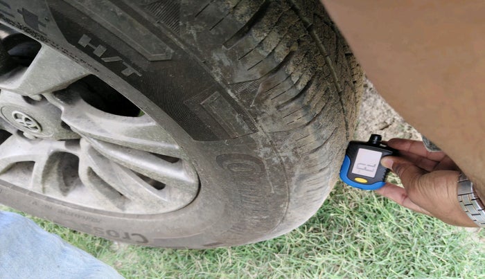 2012 Toyota Fortuner 3.0 4X4 MT, Diesel, Manual, 1,84,324 km, tyre