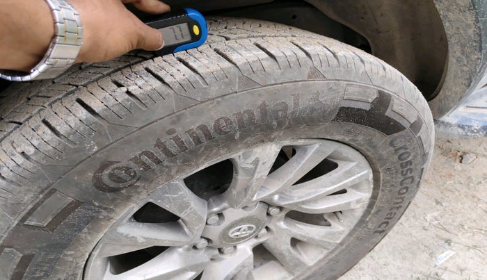 2012 Toyota Fortuner 3.0 4X4 MT, Diesel, Manual, 1,84,324 km, tyre