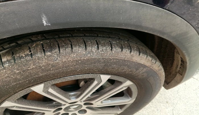 2024 Mahindra XUV700 AX 7 P MT 7 STR, Petrol, Manual, 3,397 km, tyre