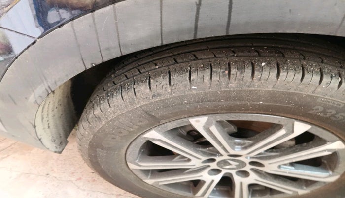 2024 Mahindra XUV700 AX 7 P MT 7 STR, Petrol, Manual, 3,397 km, tyre