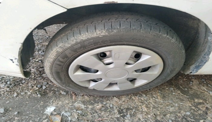 2012 Maruti Wagon R 1.0 LXI, CNG, Manual, 80,122 km, tyre