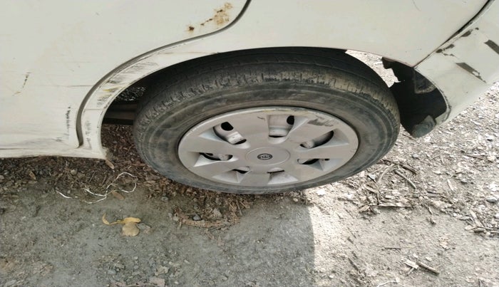 2012 Maruti Wagon R 1.0 LXI, CNG, Manual, 80,122 km, tyre