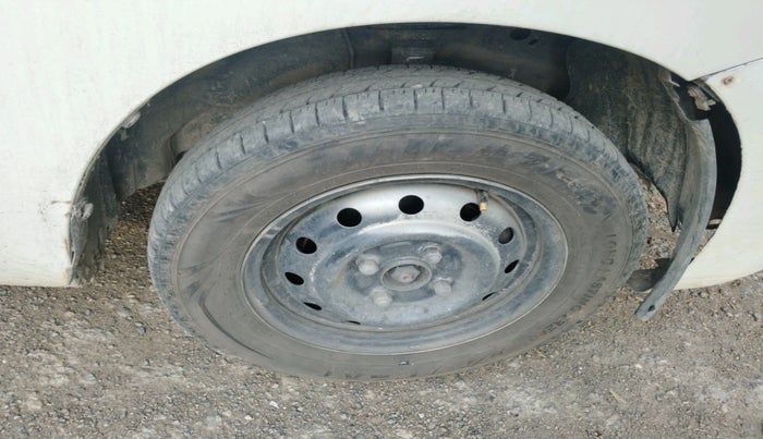 2012 Maruti Wagon R 1.0 LXI, CNG, Manual, 80,122 km, tyre