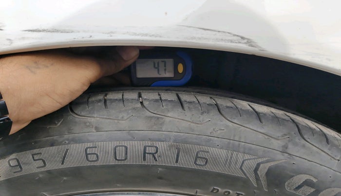 2018 Hyundai Elite i20 ASTA 1.2 DUAL TONE, CNG, Manual, 1,21,042 km, tyre