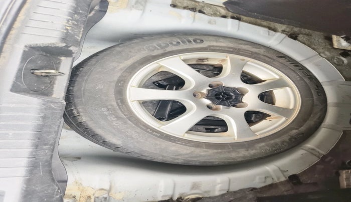 2012 Chevrolet Cruze LTZ AT, Diesel, Automatic, 1,05,002 km, tyre