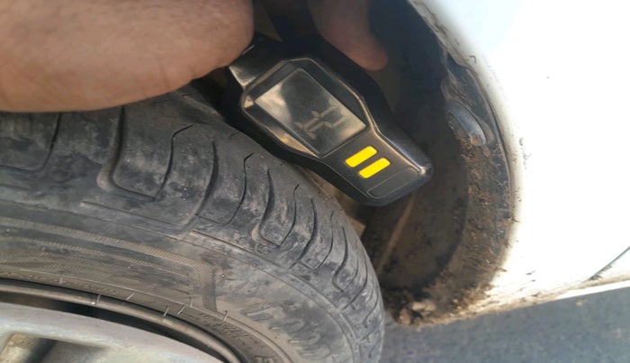 2011 Maruti Wagon R 1.0 LXI LPG, Petrol, Manual, 1,06,459 km, tyre