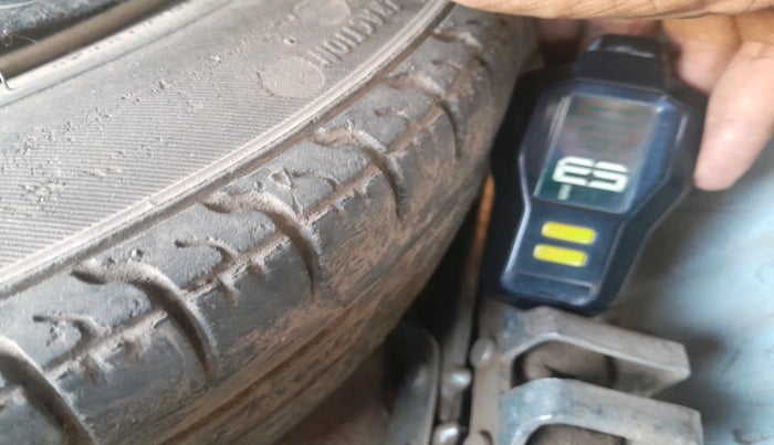 2011 Maruti Wagon R 1.0 LXI LPG, Petrol, Manual, 1,06,459 km, tyre