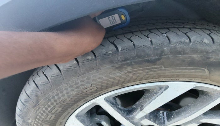 2025 Mahindra XUV400 EL Pro 39.4 KWH, Electric, Automatic, 3,448 km, tyre