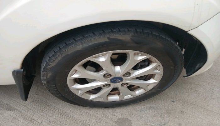 2013 Ford Figo TITANIUM 1.2 PETROL, Petrol, Manual, 94,125 km, tyre