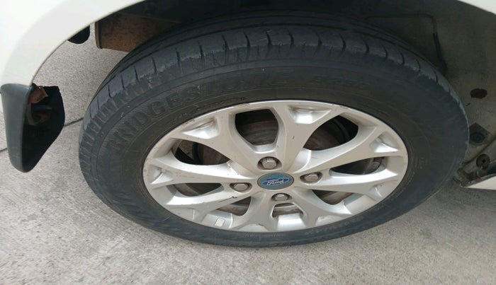 2013 Ford Figo TITANIUM 1.2 PETROL, Petrol, Manual, 94,125 km, tyre