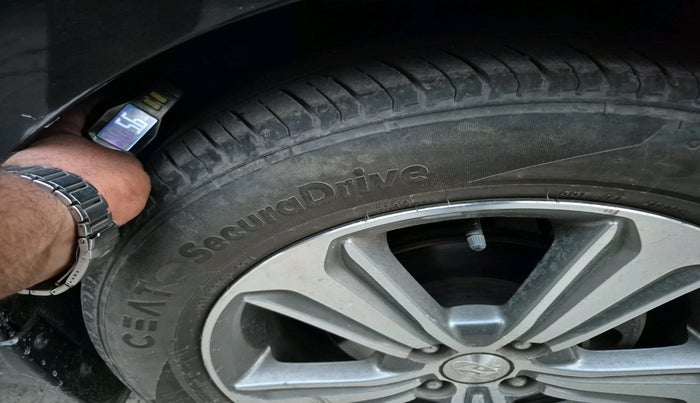 2017 Hyundai Verna 1.6 VTVT SX, Petrol, Manual, 88,093 km, tyre