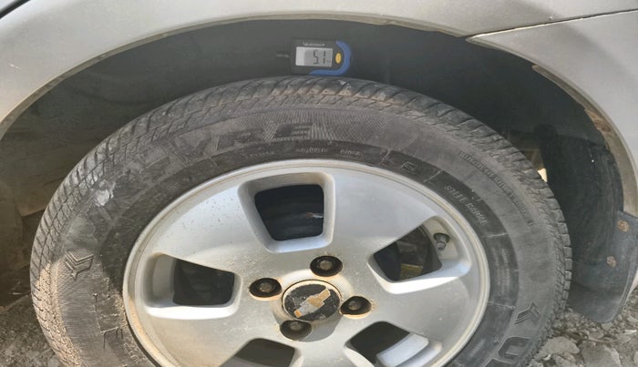 2009 Chevrolet Aveo LT 1.4, Petrol, Manual, 1,01,546 km, tyre