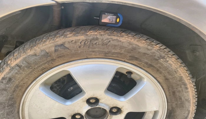 2009 Chevrolet Aveo LT 1.4, Petrol, Manual, 1,01,546 km, tyre