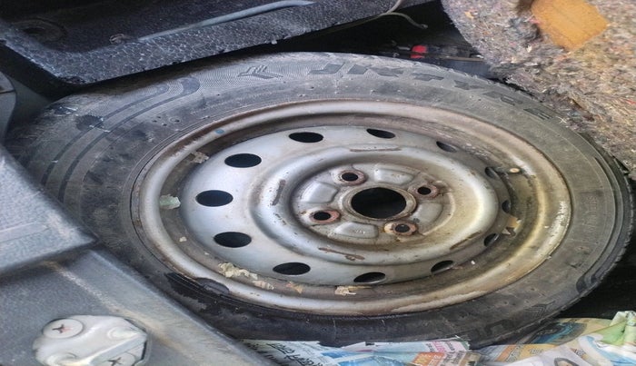 2013 Maruti Wagon R 1.0 LXI, Petrol, Manual, 80,658 km, tyre