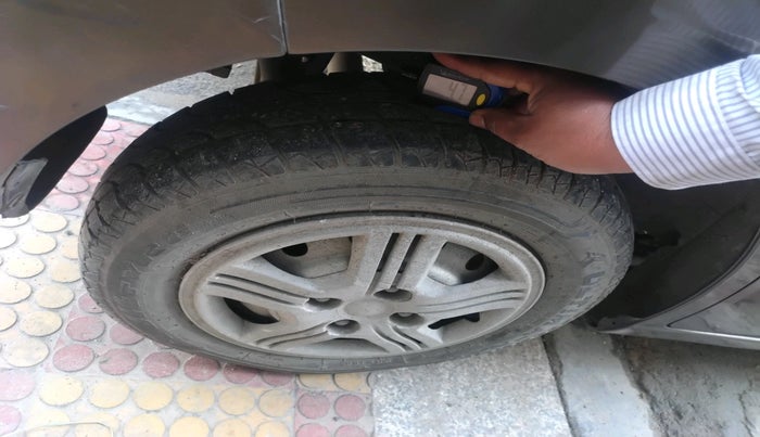 2013 Maruti Wagon R 1.0 LXI, Petrol, Manual, 80,658 km, tyre