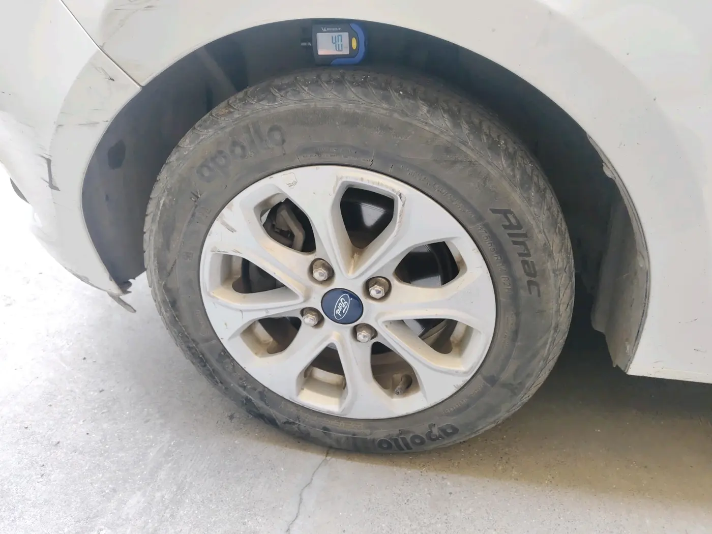 2017 Ford New Figo TITANIUM 1.5 PETROL AT, Petrol, Automatic, 27,557 km, tyre