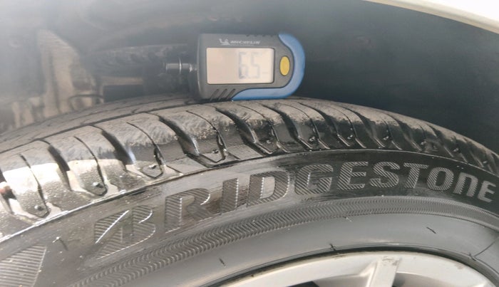 2014 Volkswagen Polo HIGHLINE1.5L, Diesel, Manual, 96,931 km, tyre